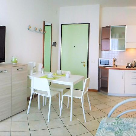 Green Holiday Wohnung Mit Schwimmbad Μπιμπιόνε Εξωτερικό φωτογραφία