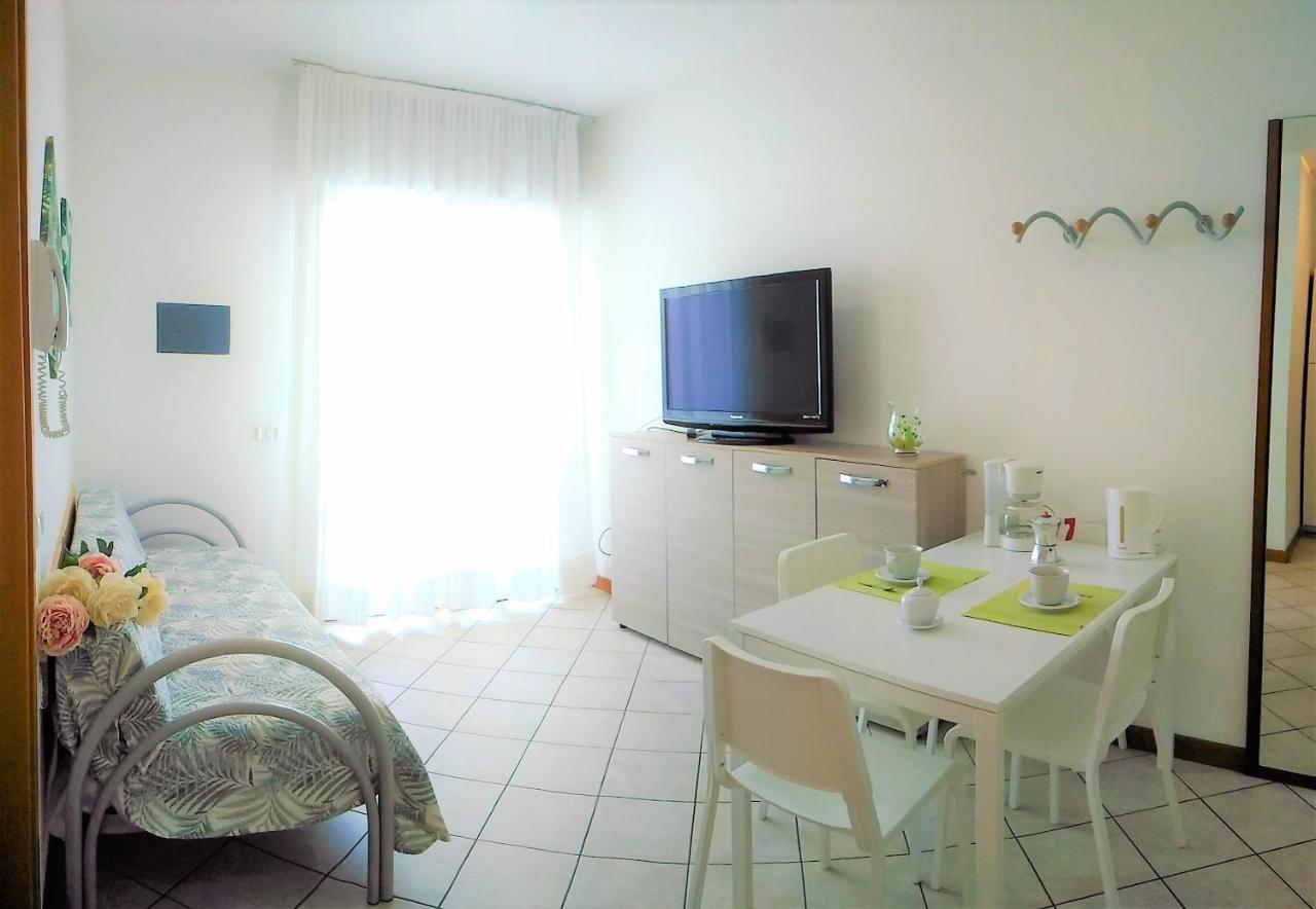 Green Holiday Wohnung Mit Schwimmbad Μπιμπιόνε Εξωτερικό φωτογραφία