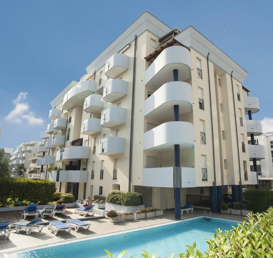 Green Holiday Wohnung Mit Schwimmbad Μπιμπιόνε Εξωτερικό φωτογραφία